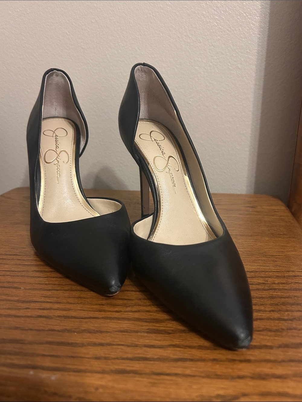 Jessica Simpson Black Pointed-Toe Pumps size 7.5 prizma
